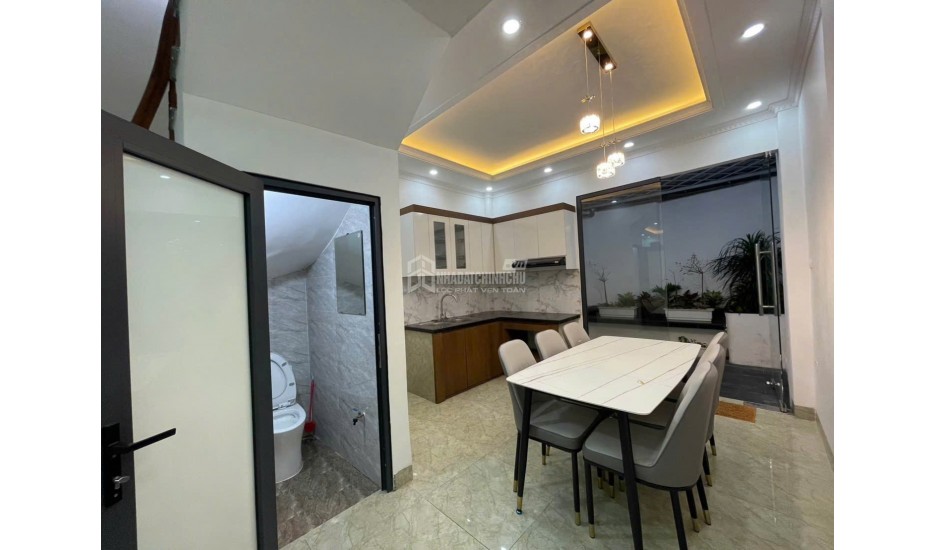Bán Nhà Hoa Lâm, Việt Hưng Long Biên, 56m2  x 5 tầng, ô tô đỗ cửa, dưới 8,3 tỷ